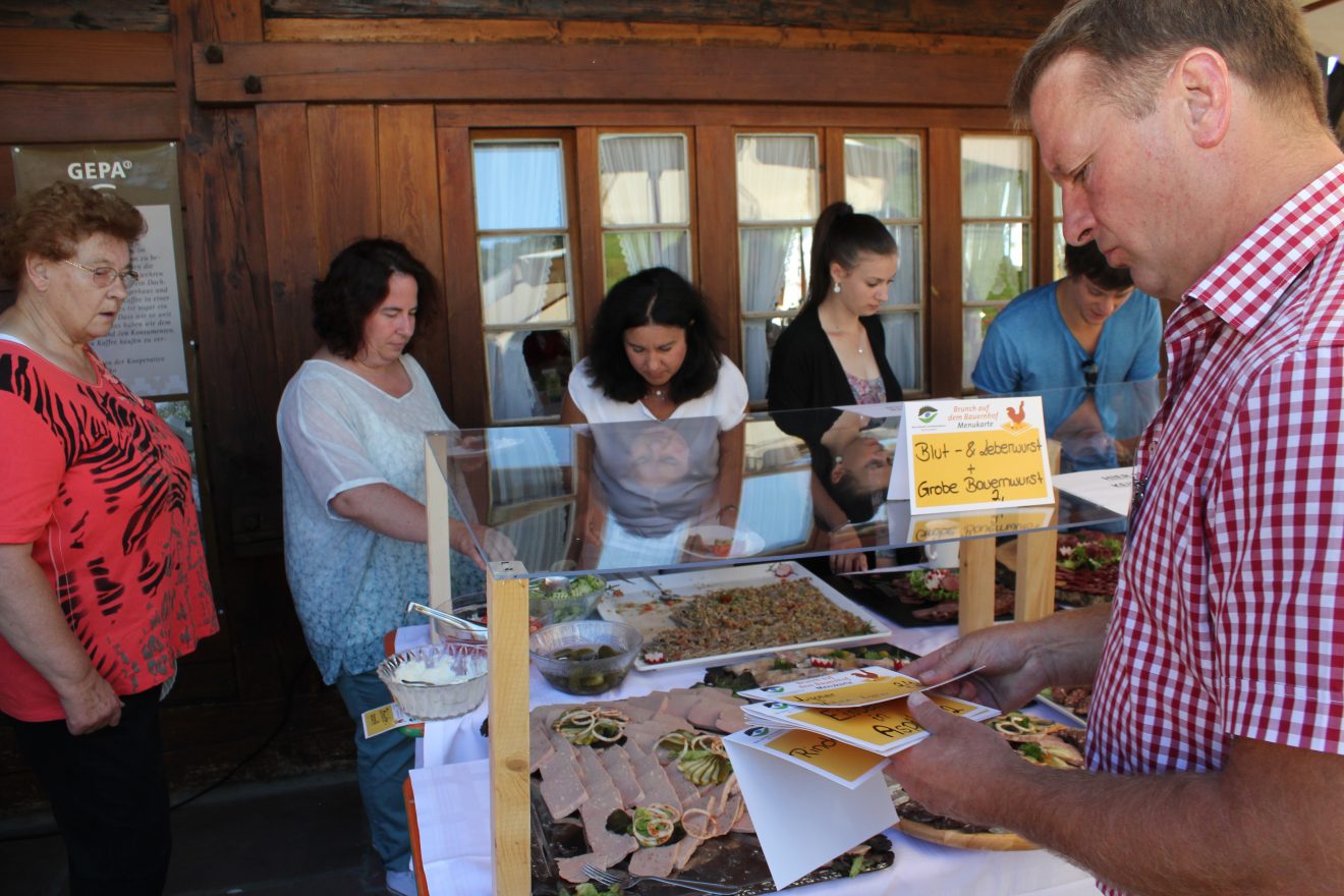 Naturpark-Genuss-Brunch auf dem Bauernhof.Naturpark-Genuss-Brunch auf dem Bauernhof.