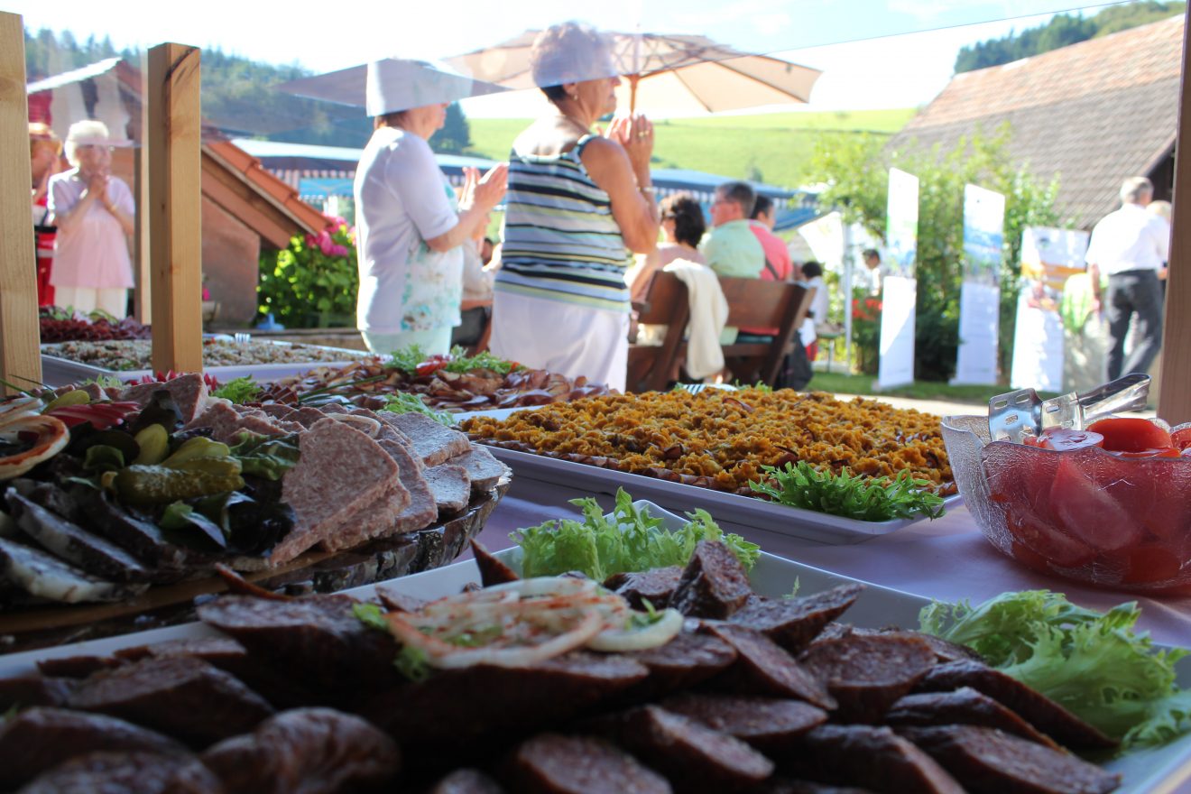 Naturpark-Genuss-Brunch auf dem Bauernhof.