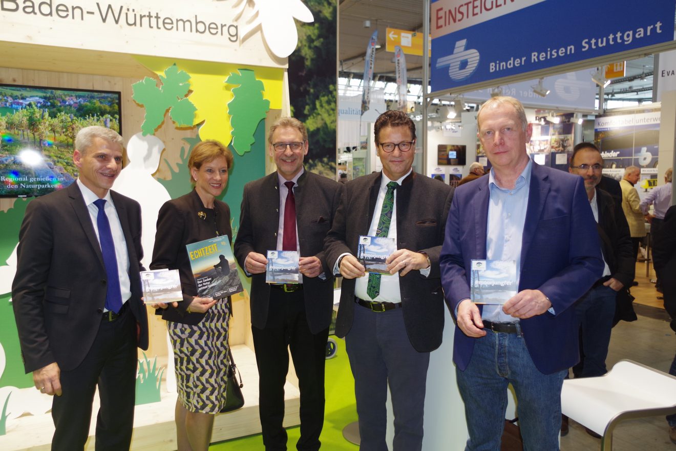 Gruppenbild am Messestand der Naturparke CMT 2017