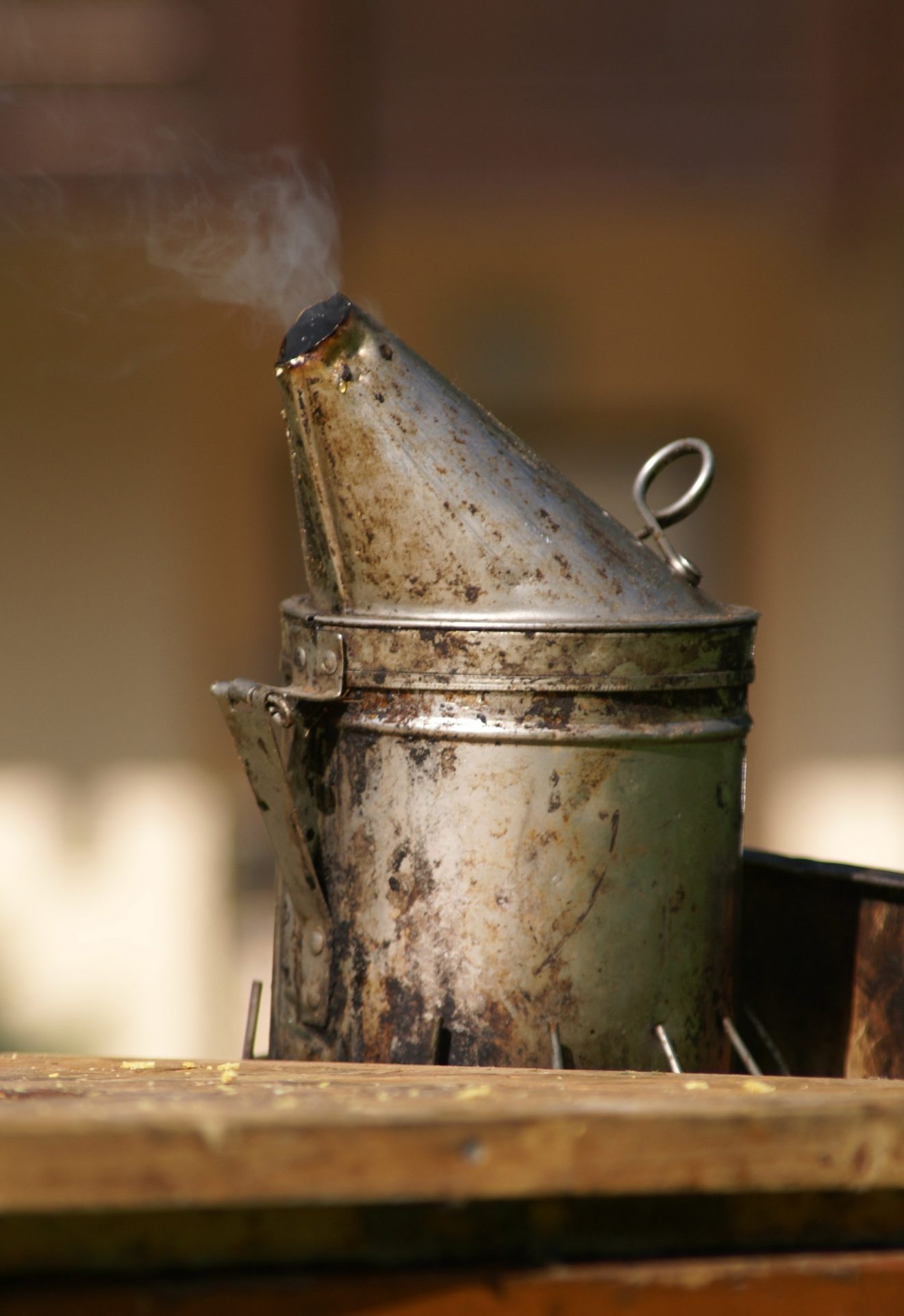 Cum Natura: Smoker zur Besänftigung der Bienen