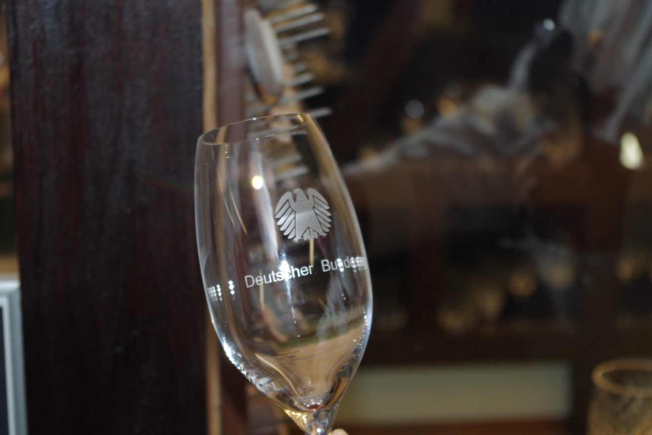 Gravurauftrag für den Deutschen Bundestag...