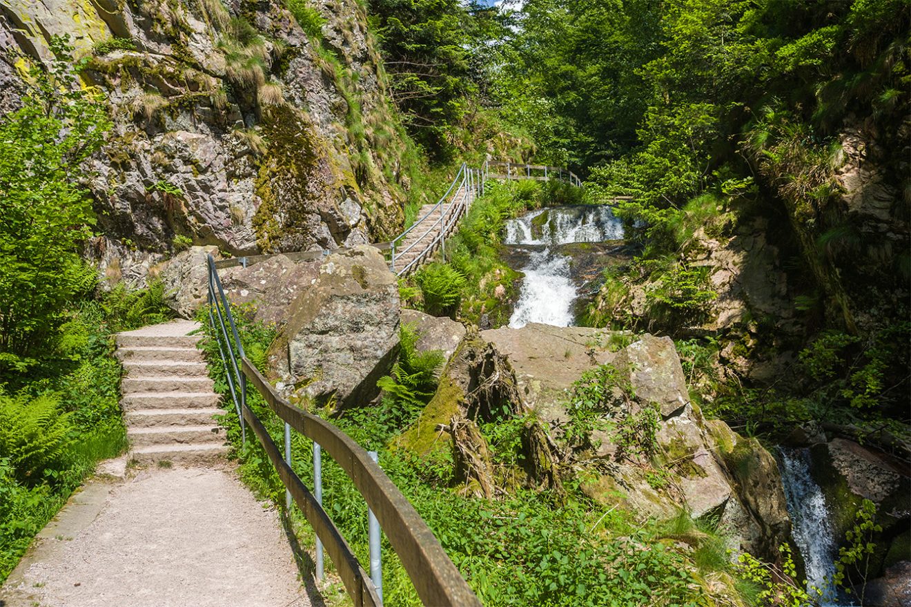 Naturpark Schwarzwald Blog, Geobox, Steine, Allerheiligen-Wasserfälle, Bild: Shutterstock/Jürgen Wackenhut