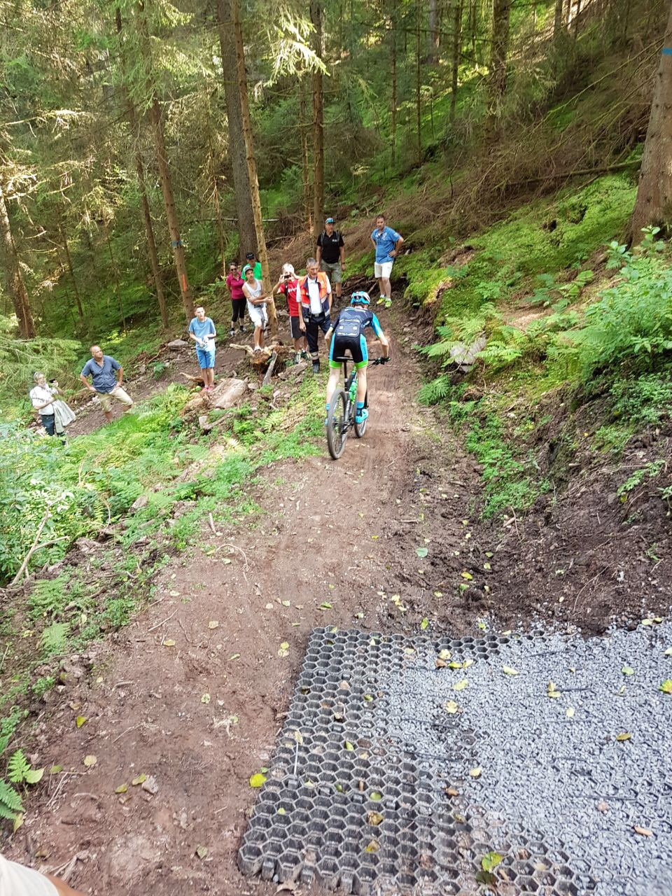 Zuschauerbereich neue Mountainbike-Single-Trail