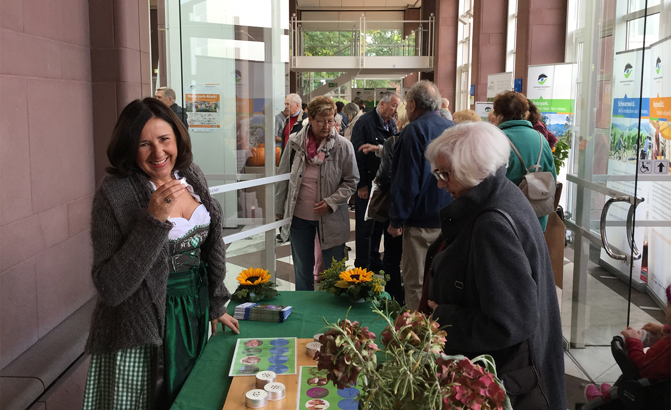 Naturpark Schwarzwald Blog, Genuss-Messe Ettlingen, Riech-Stand von Schwarzwaldguide Friederike Stertz