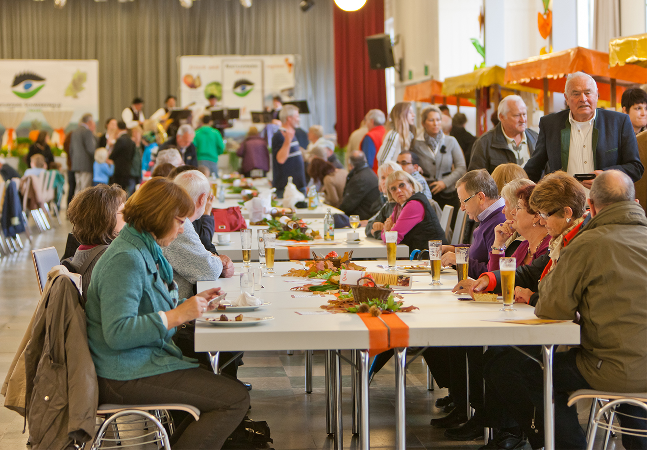 Naturpark Schwarzwald Genuss-Messe-2017 in Ettlingen: Schlemmen an der langen Tafel
