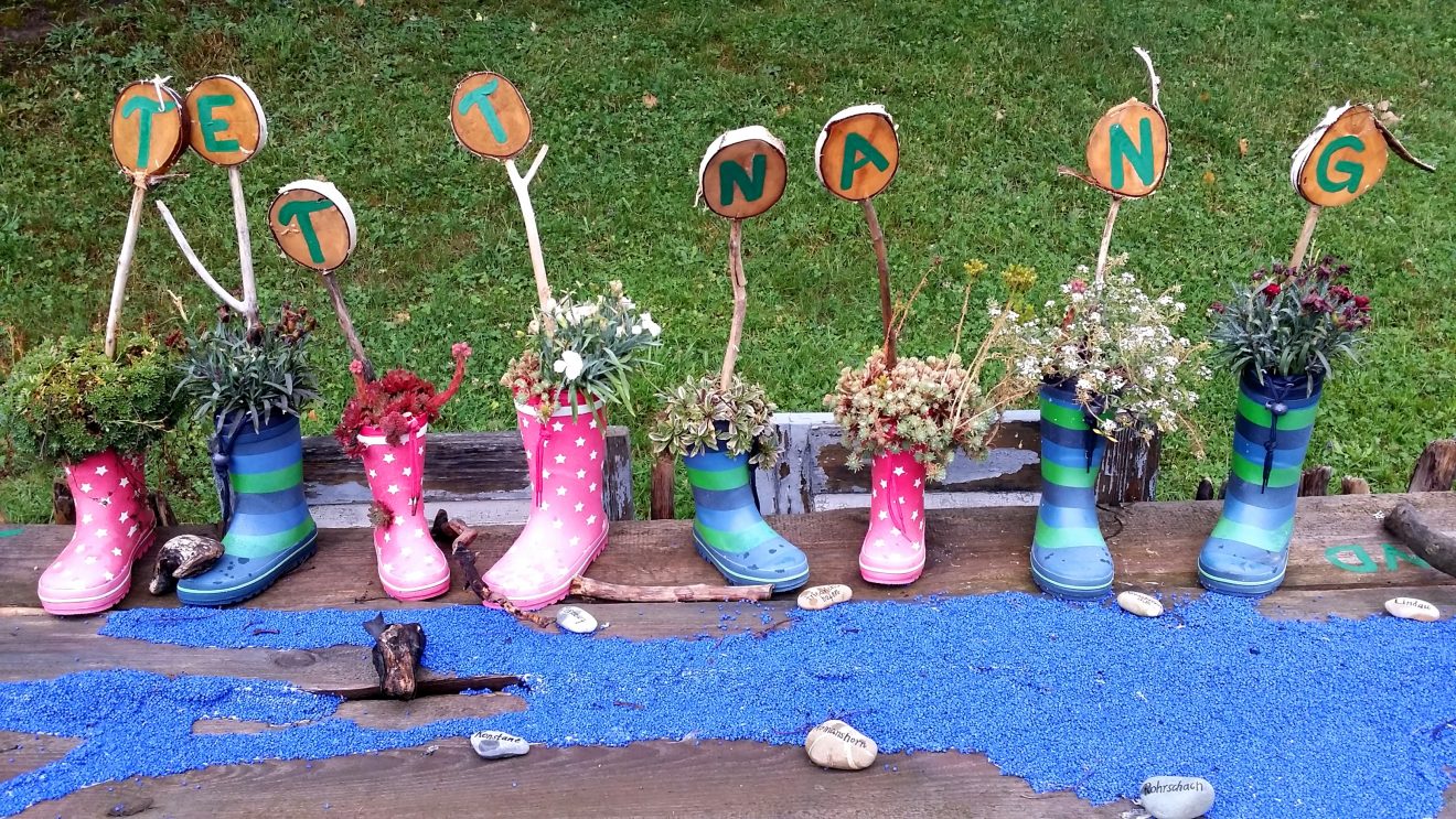 Bepflanzte Kindergummistiefel auf der Gartenschau in Bad Herrenalb. Copyright Gudrun Reblitz