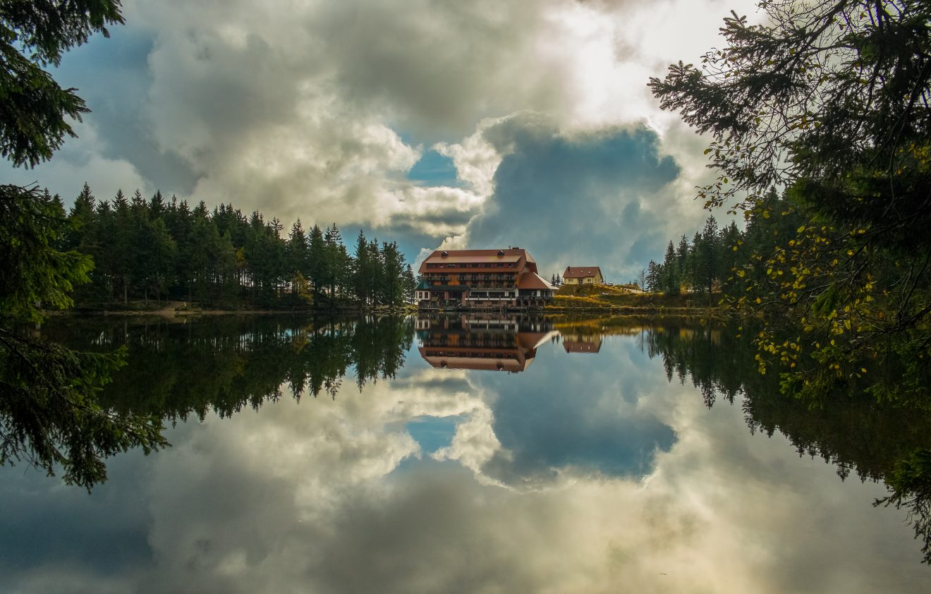 Mummelsee mit Berghotel. Copyright Heike Eichstädt