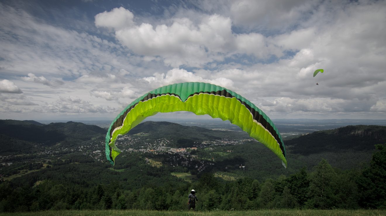 Gleitschirmflieger am Merkur in Baden-Baden. Copyright Jasmin Müller