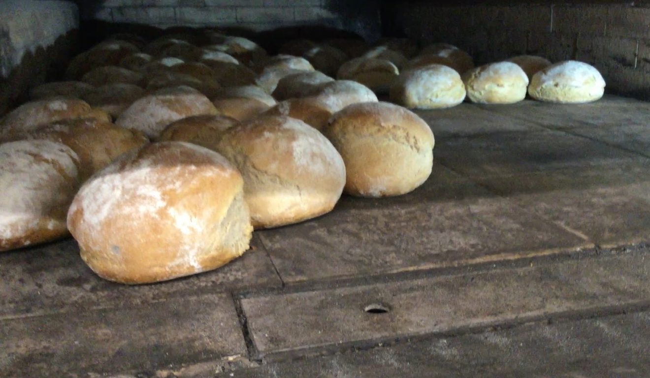 Brotbacken auf dem Ramsteinerhof