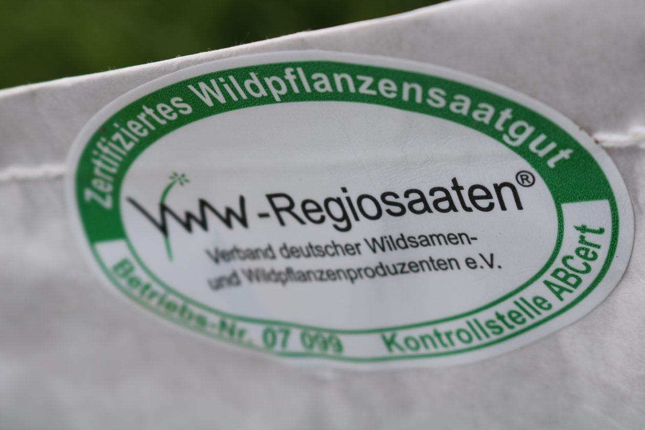 Aussaat Blühender Naturpark Lautenbach mit 100 Kindern