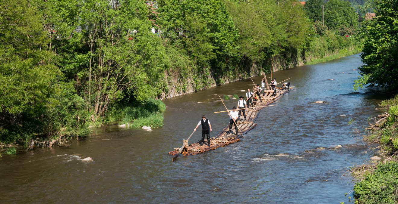 Floßfahrt auf der Kinzig