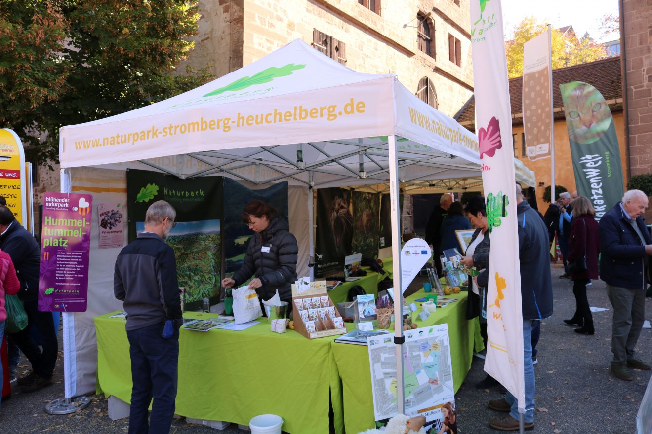 Markt der Naturparke im Klosterhof von Maulbronn