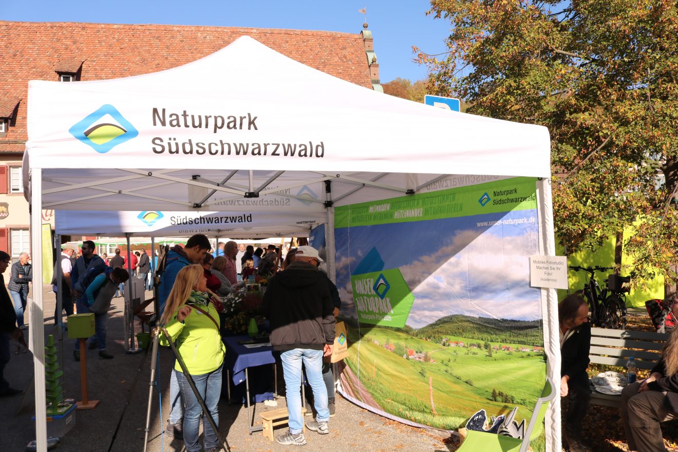 Markt der Naturparke im Klosterhof von Maulbronn