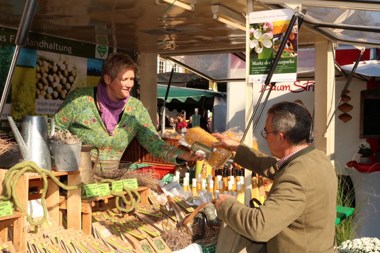 Markt der Naturparke im Klosterhof von Maulbronn