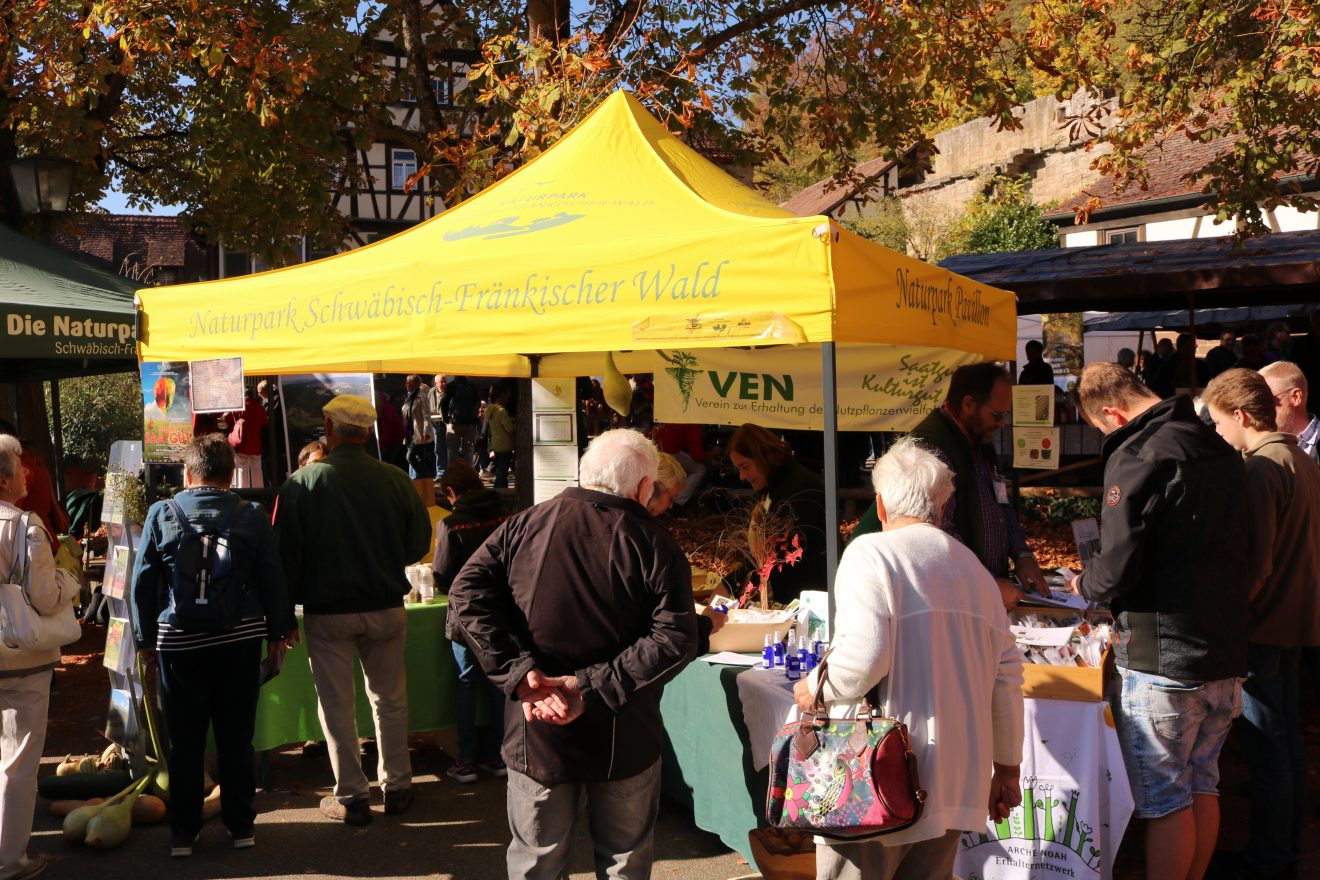 Markt der Naturparke im Klosterhof von Maulbronn