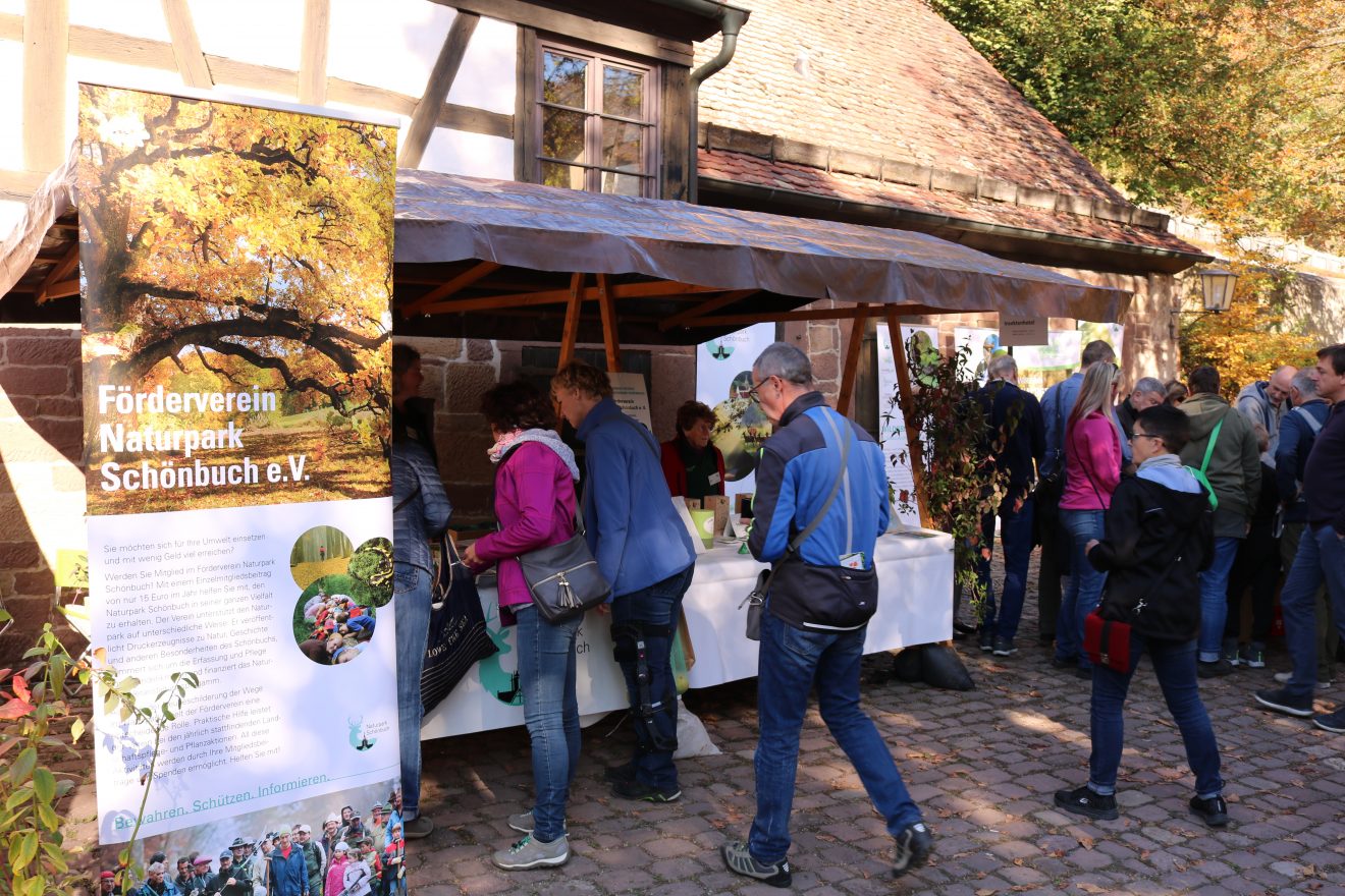 Markt der Naturparke im Klosterhof von Maulbronn