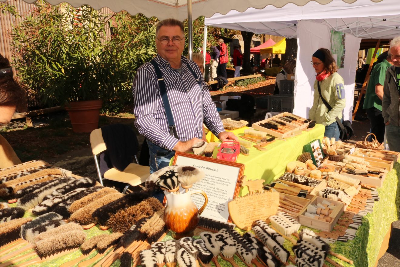 Markt der Naturparke im Klosterhof von Maulbronn