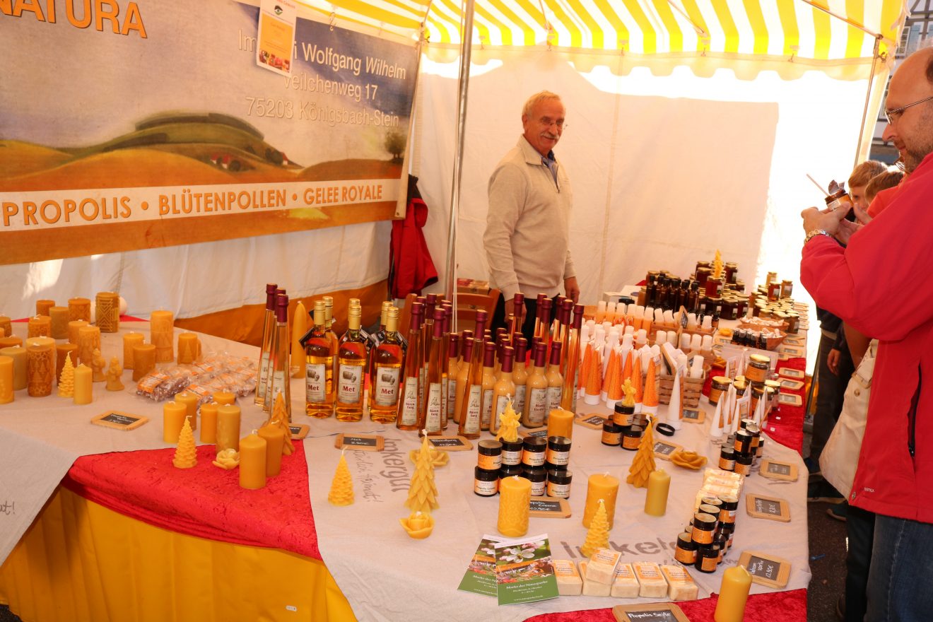 Markt der Naturparke im Klosterhof von Maulbronn