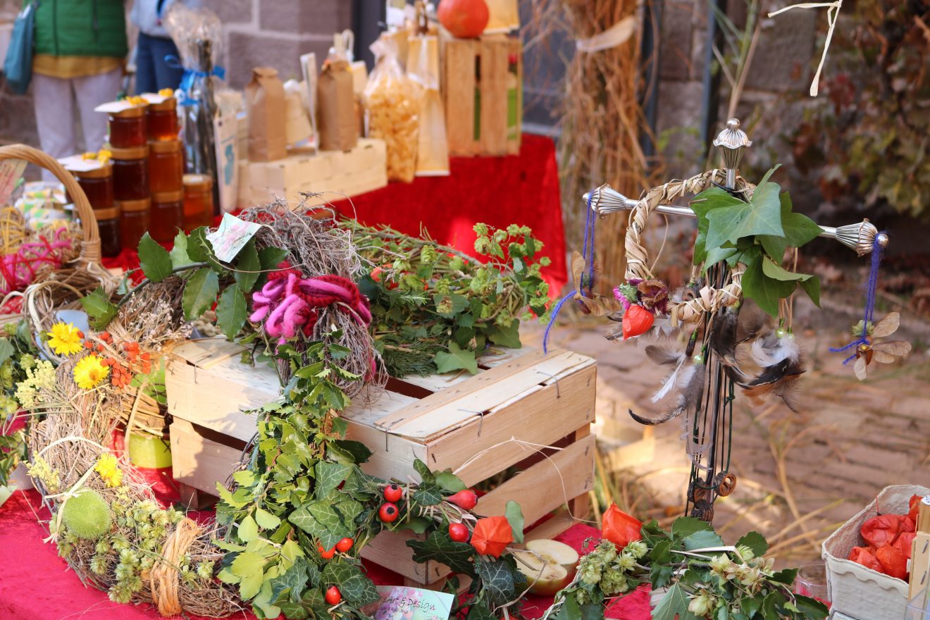Markt der Naturparke im Klosterhof von Maulbronn
