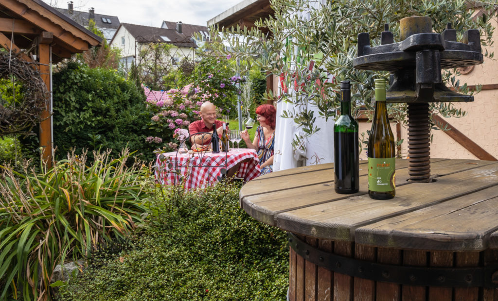 Erste Naturpark-Straußwirtschaft "Peters Brennstub" auf dem Weingut Maier in Baden-Baden-Haueneberstein