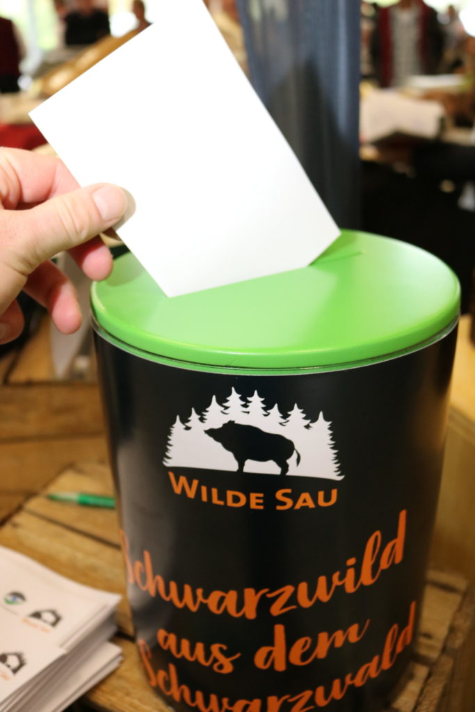 Richtig gut an kam das Sonderthema der Genuss-Messe: Am Infostand informierten die Mitarbeiter von Naturpark und Kosmos Schwarzwald über das Pilotprojekt „Wilde Sau“.