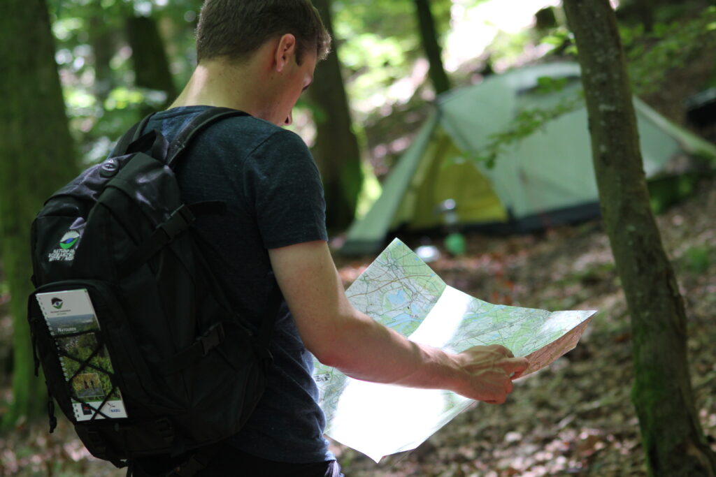 Microadventure Orientierung mit Karte und Kompass