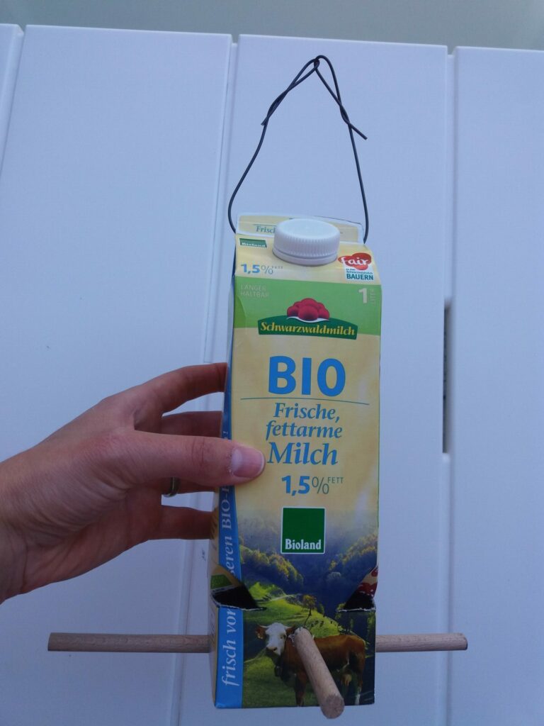 Futterspender für Gartenvögel