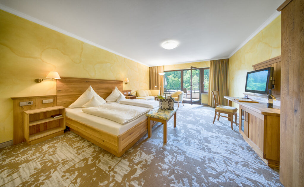 AOK Wandern Walken Joggen - Gewinnspiel - Mönchs Waldhotel