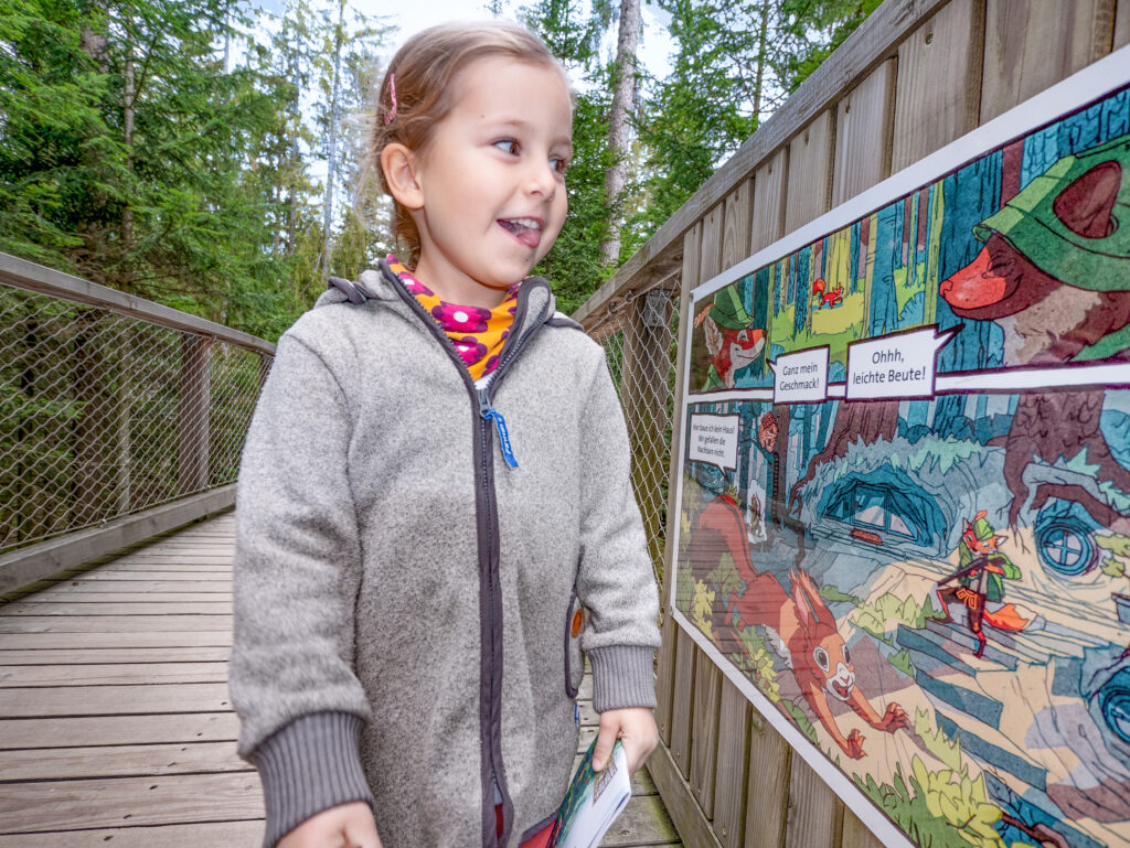 AOK-Gesundheitstipp - Baumwipfelpfad - Ausflug mit Kindern in die Natur