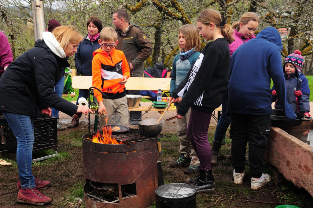 Waldeulen von den Naturfreunden Forchheim beim Erlebnistag der Naturpark-Detektive