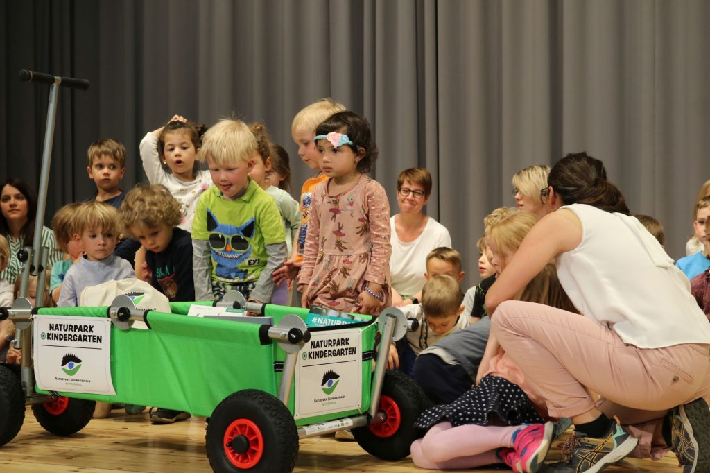 Auszeichnung Kindergarten St. Elisabeth in Baden-Baden-Varnhalt zum Naturpark-Kindergarten