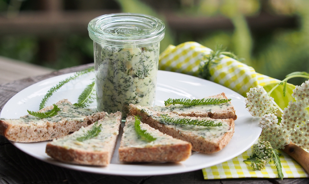 Sommerliche Kräutertour - aus dem Vollen schöpfen