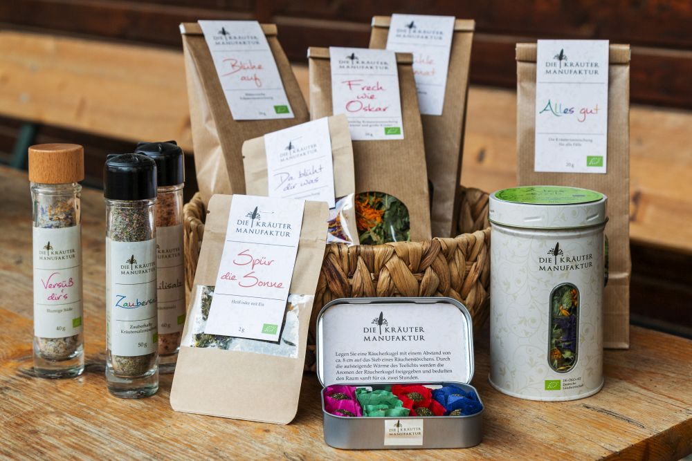 diverse Produkte der Kräutermanufaktur