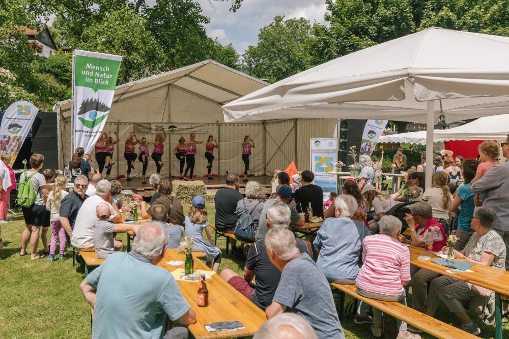 Tanzgruppe auf der Bühne