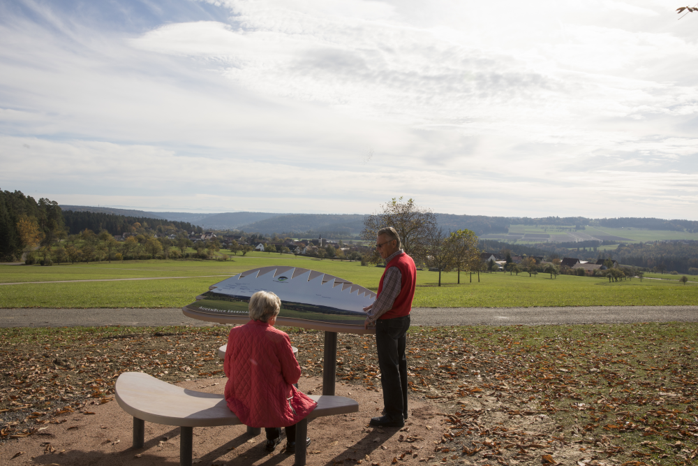 AugenBlick Ebhausen-Ebershardt, älteres Paar am Augenblick