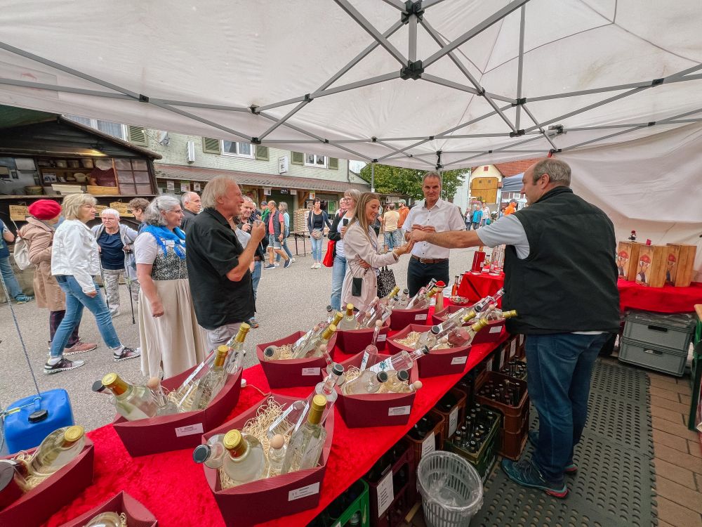 Verkostung am Schnapsstand