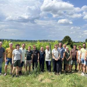 Gruppenbild im Weinberg