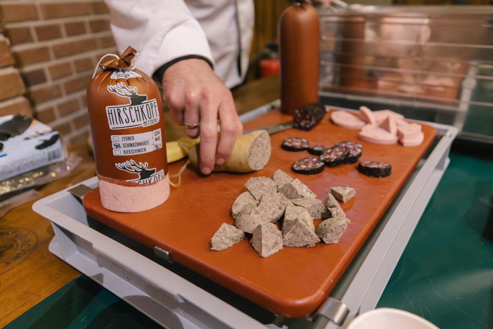 aufgeschnittene Wilde Sau-Spezialitäten zum Probieren