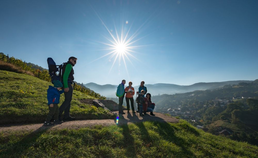 Familie beim Wandern 