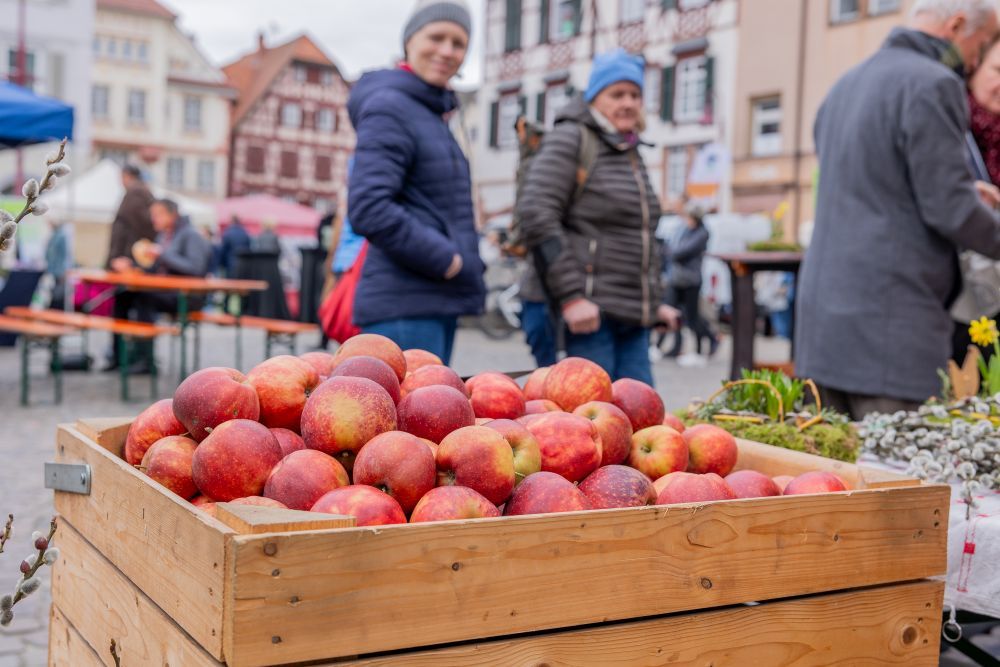 Äpfel in einer Kiste