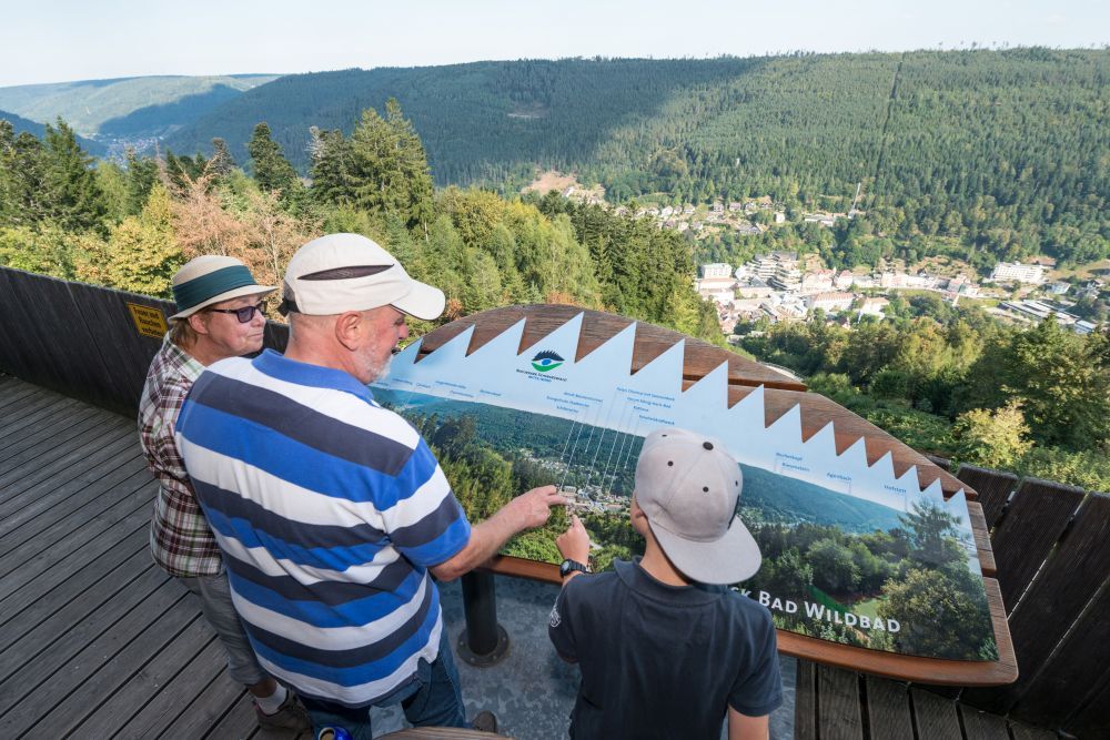 Großeltern mit ihrem Enkel beim Naturpark-AugenBlick