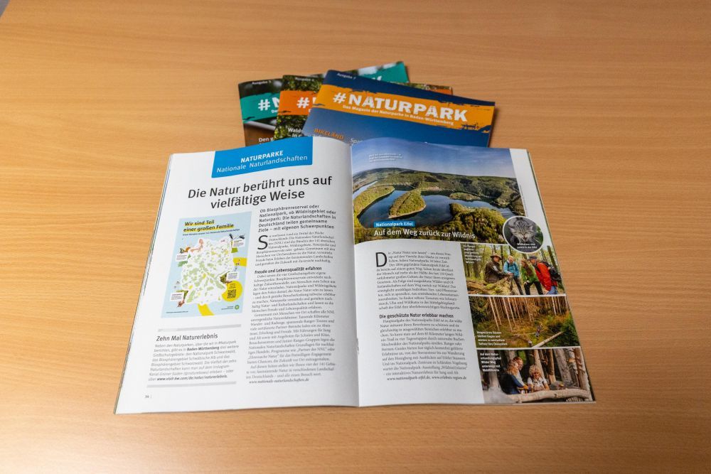 aufgeschlagene Doppelseite der aktuellen Ausgabe der #Naturpark