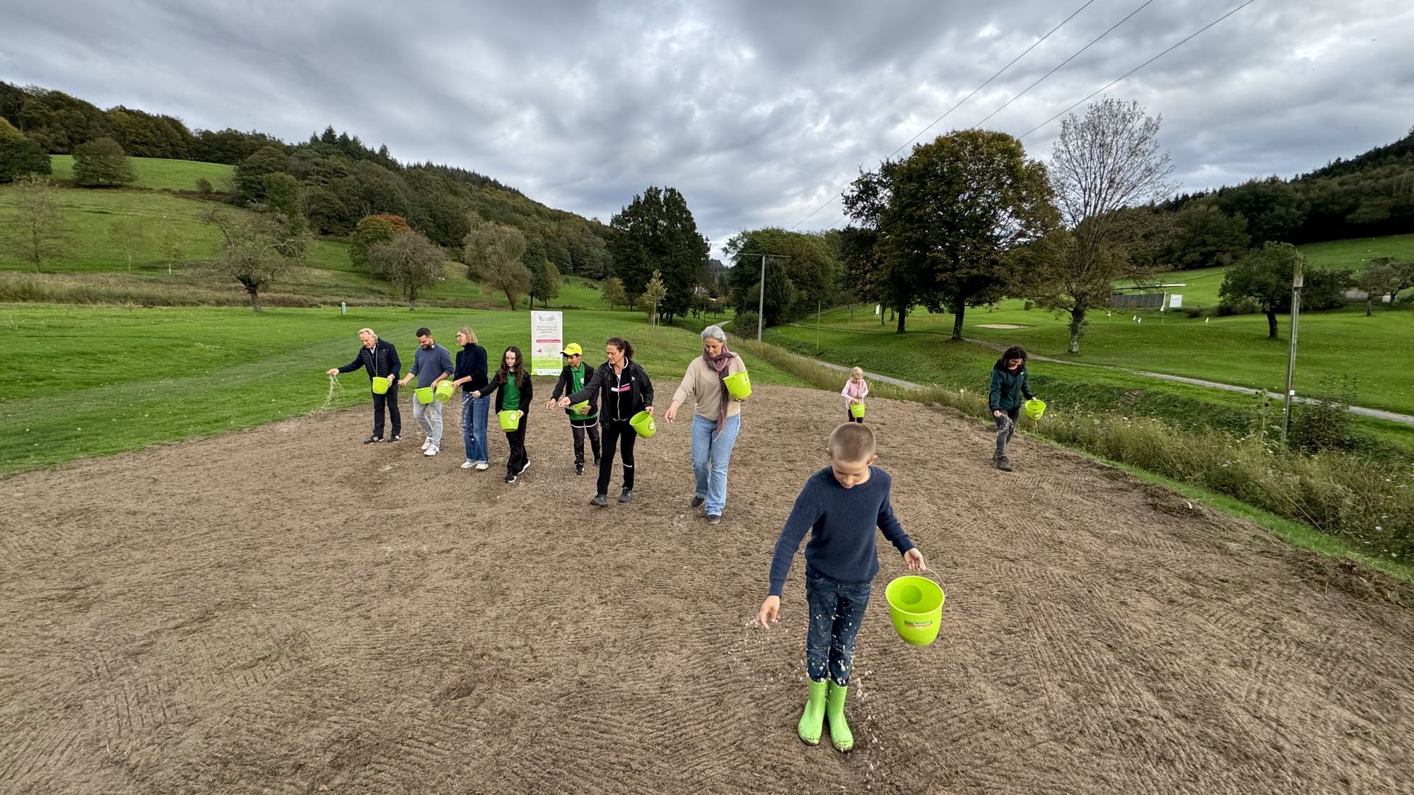 Einsaat beim Golfclub Ortenau in Lahr, Foto: Naturpark Schwarzwald Mitte, Nord e. V.