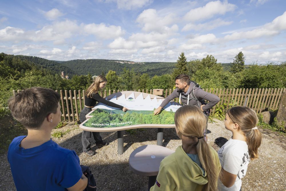 Familie am Naturpark-AugenBlick 