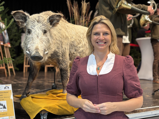 Porträtbild Sarah Schweizer