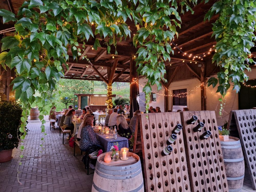 Feierabendhock bei einem Weingut