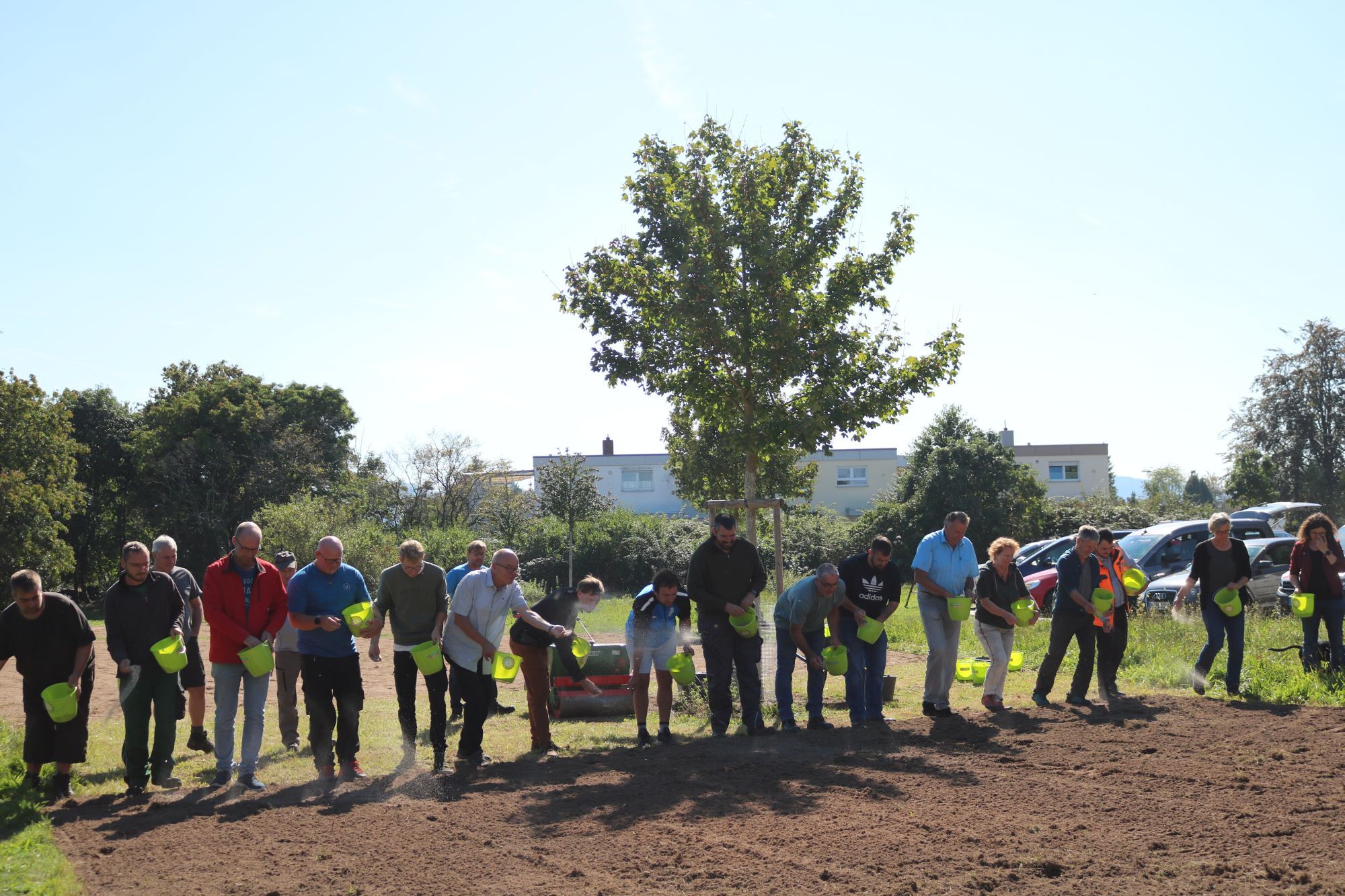 Einsaat im Rahmen des Anlageseminars in Offenburg, Foto: Naturpark Schwarzwald Mitte/Nord e. V.