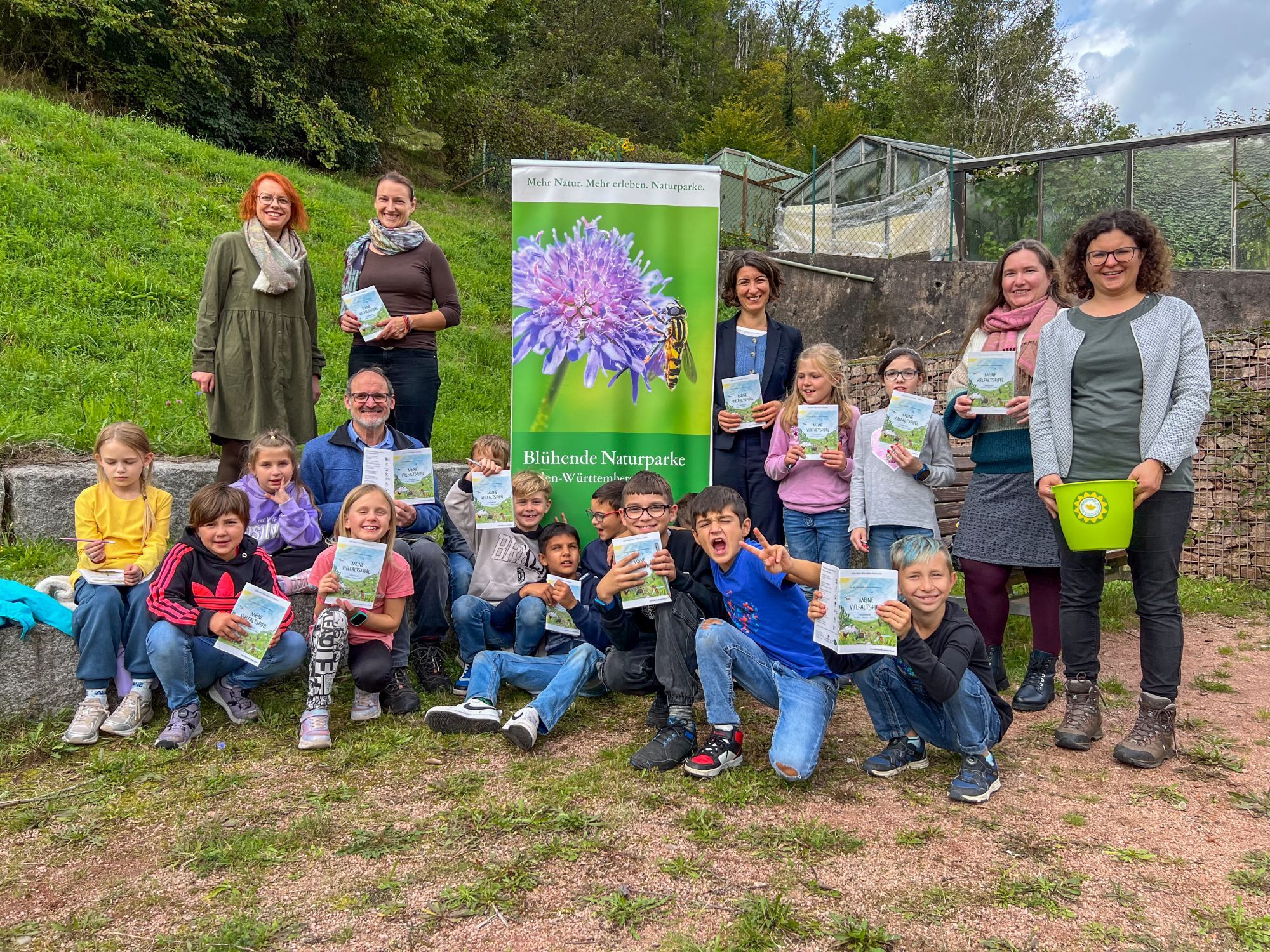 Vorstellung der Vielfaltsfibel mit der Naturpark-Schule in Schramberg, Foto: Gundi Woll